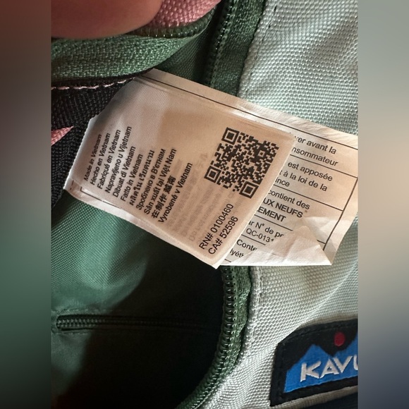 KAVU Rope Crossbody Pack – Colorblock Outdoor Bag- Hiking Bag - Sling Bag - Picture 3 of 13